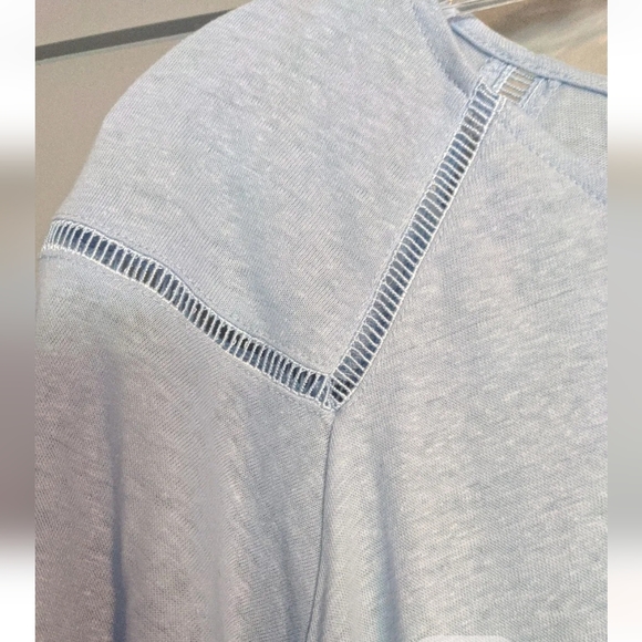 NWT Women's Zac & Rachel Chambray Blue Flutter Sleeve Linen Knit Top - Medium. - Picture 4 of 11